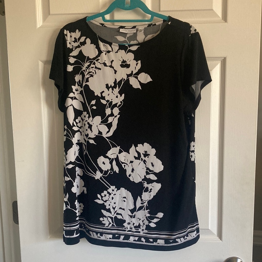 Susan Graver Black and White Short Sleeve Blouse